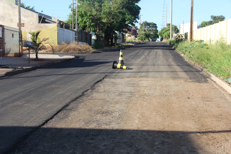 Asfalto no Tropical Triângulo e Universal são retomados